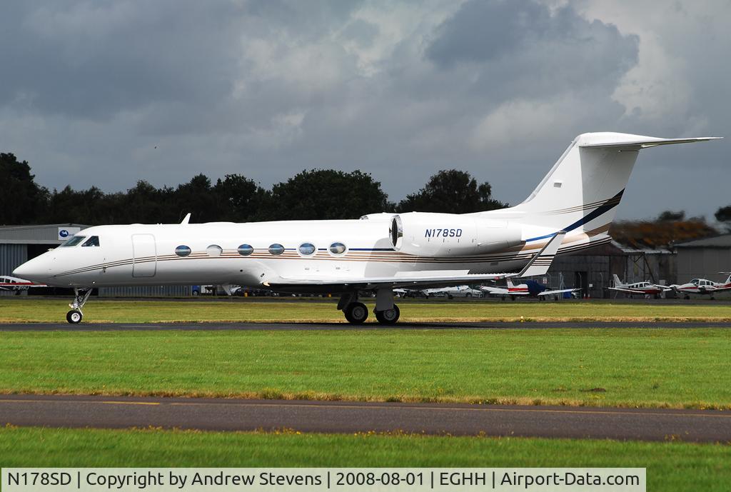 N178SD, 2008 Gulfstream Aerospace GIV-X (G450) C/N 4111, Arriving at Hurn.