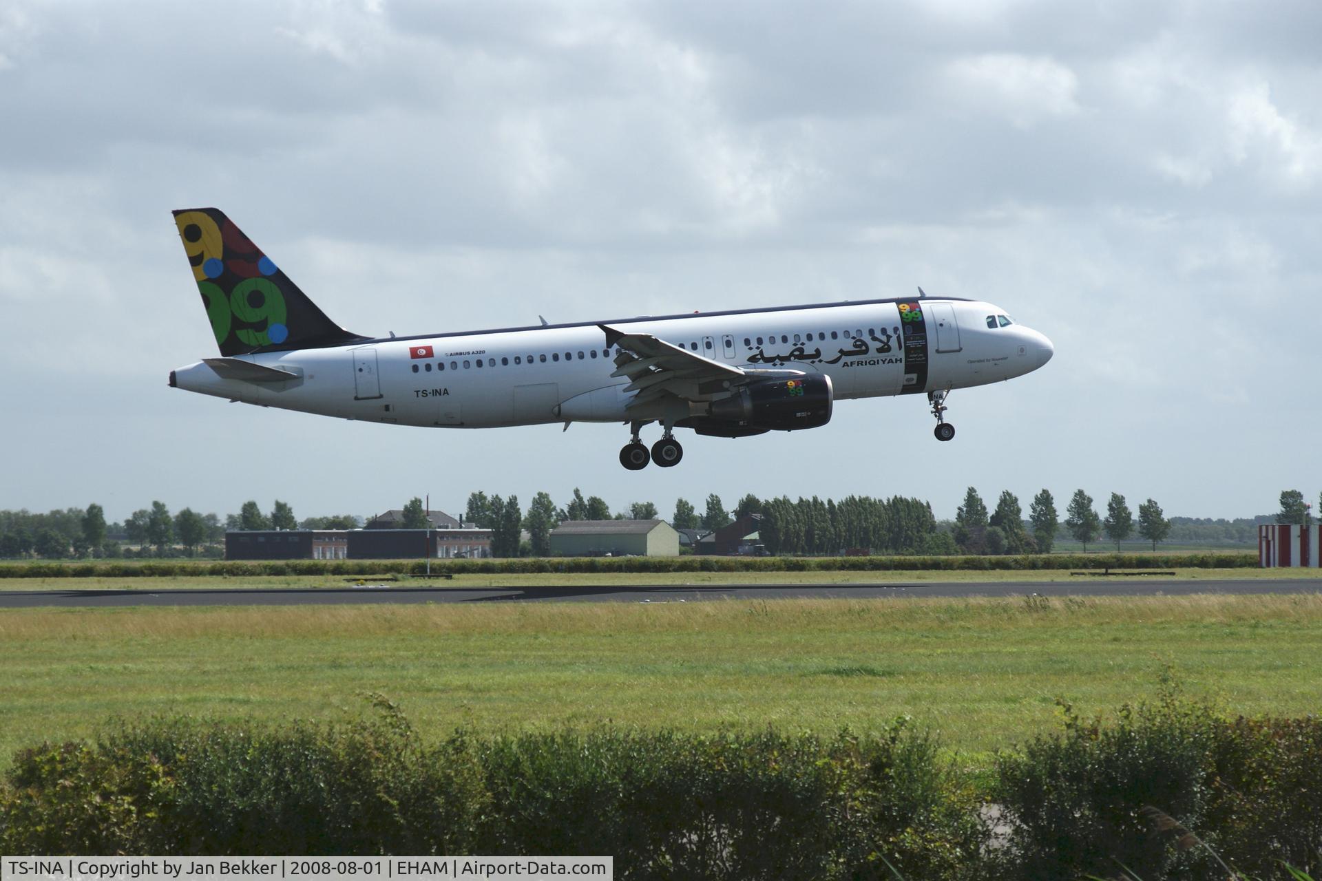 TS-INA, 1999 Airbus A320-214 C/N 1121, Schiphol, just before touchdown
