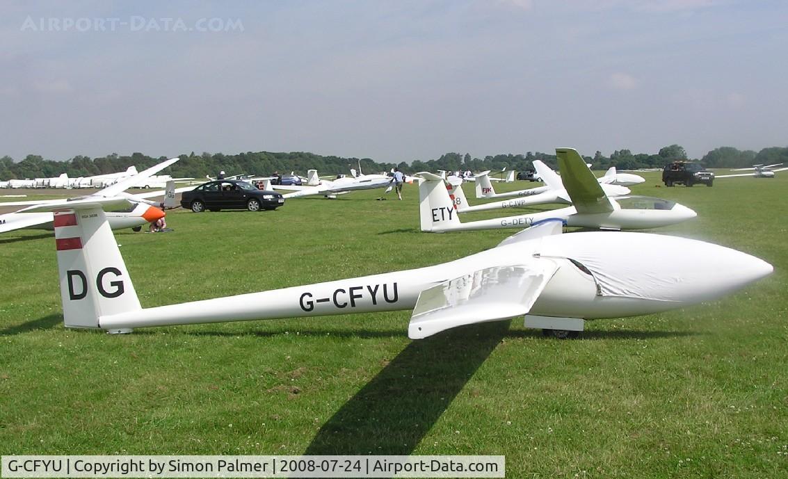 G-CFYU, 1982 Elan DG-100 C/N E111, Glaser-Dirks DG-100 at Bicester