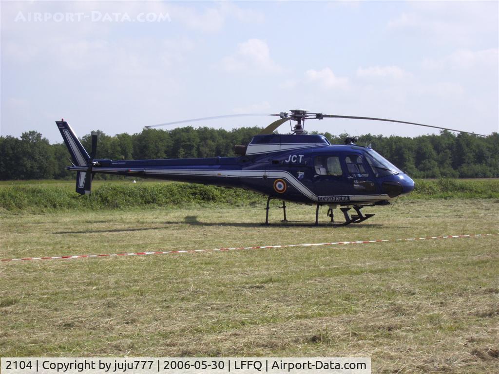 2104, Aérospatiale AS-350B-2 Ecureuil C/N 2104, on display at Cerny La Ferté-Alais