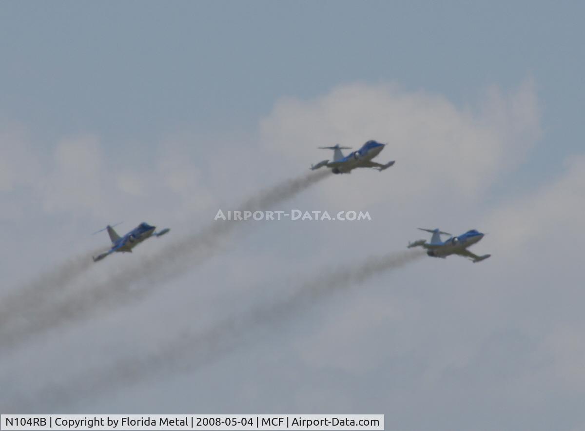 N104RB, 1962 Lockheed CF-104D Starfighter C/N 583A-5302, Starfighters Inc in formation