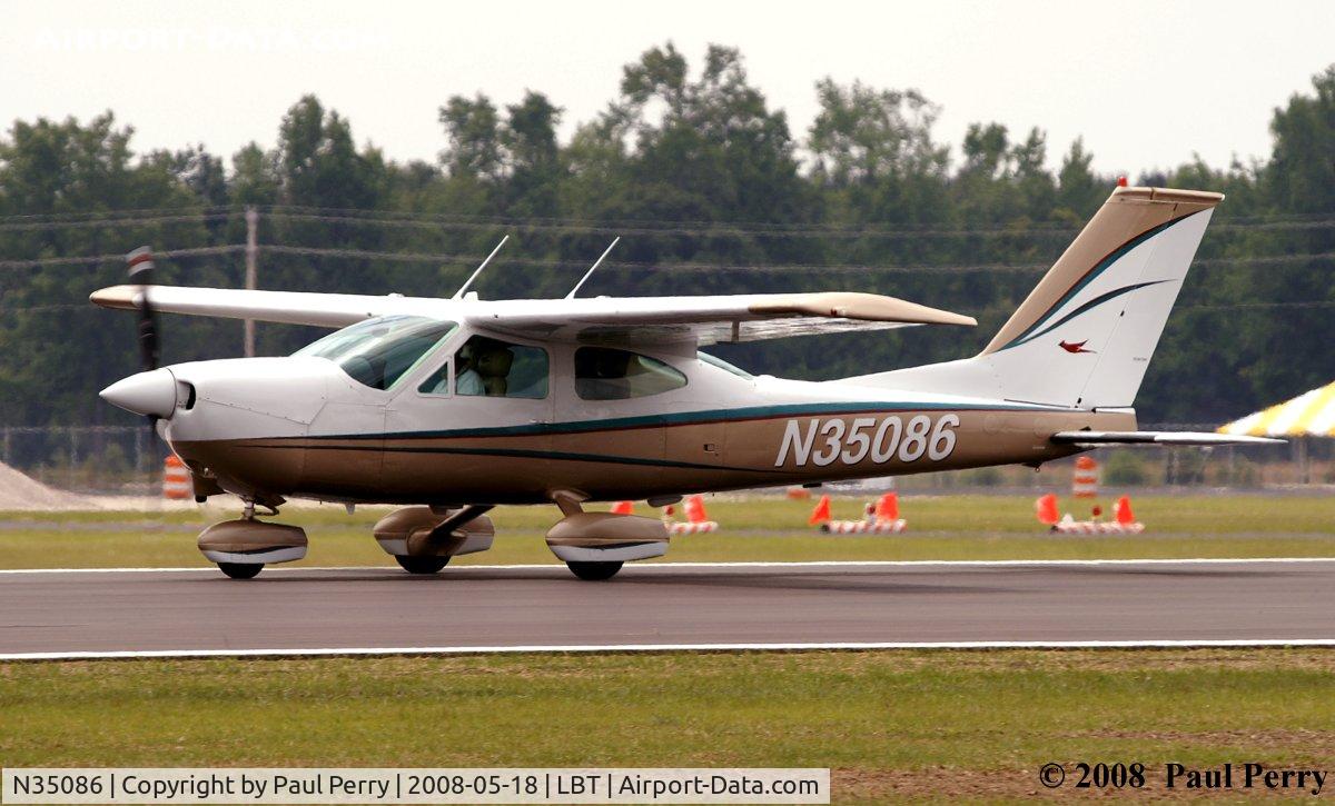 N35086, 1974 Cessna 177B Cardinal C/N 17702198, Back-taxi and looking marvelous