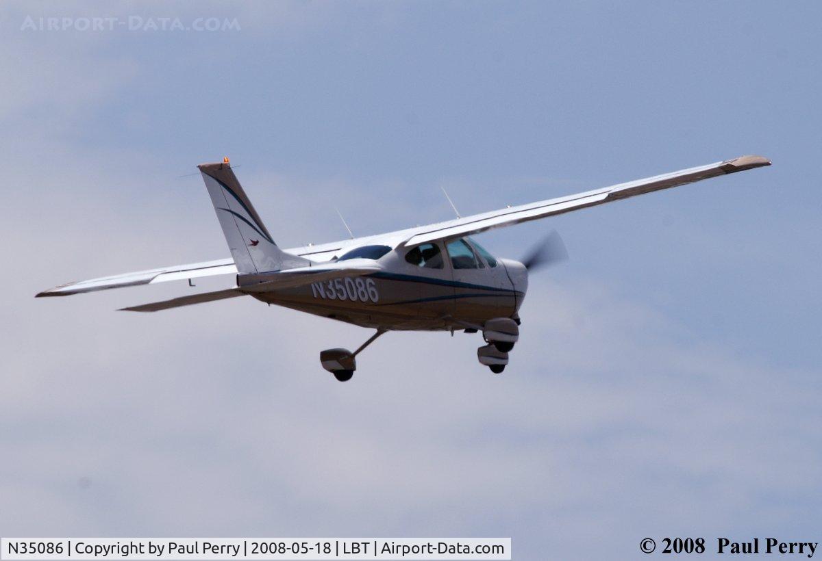 N35086, 1974 Cessna 177B Cardinal C/N 17702198, Short visit, off again