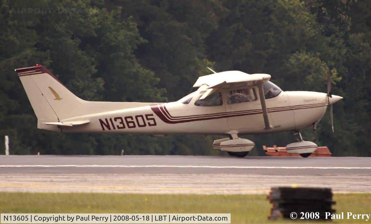 N13605, 1974 Cessna 172M C/N 17262877, Rolling out