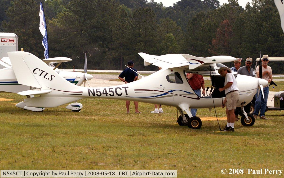 N545CT, 2008 Flight Design CTLS C/N 07-11-22, Showing off the wares