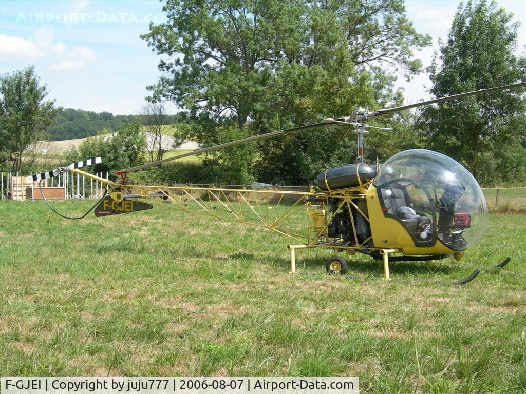 F-GJEI, Bell 47G-2 C/N 2426, on display at Nontron