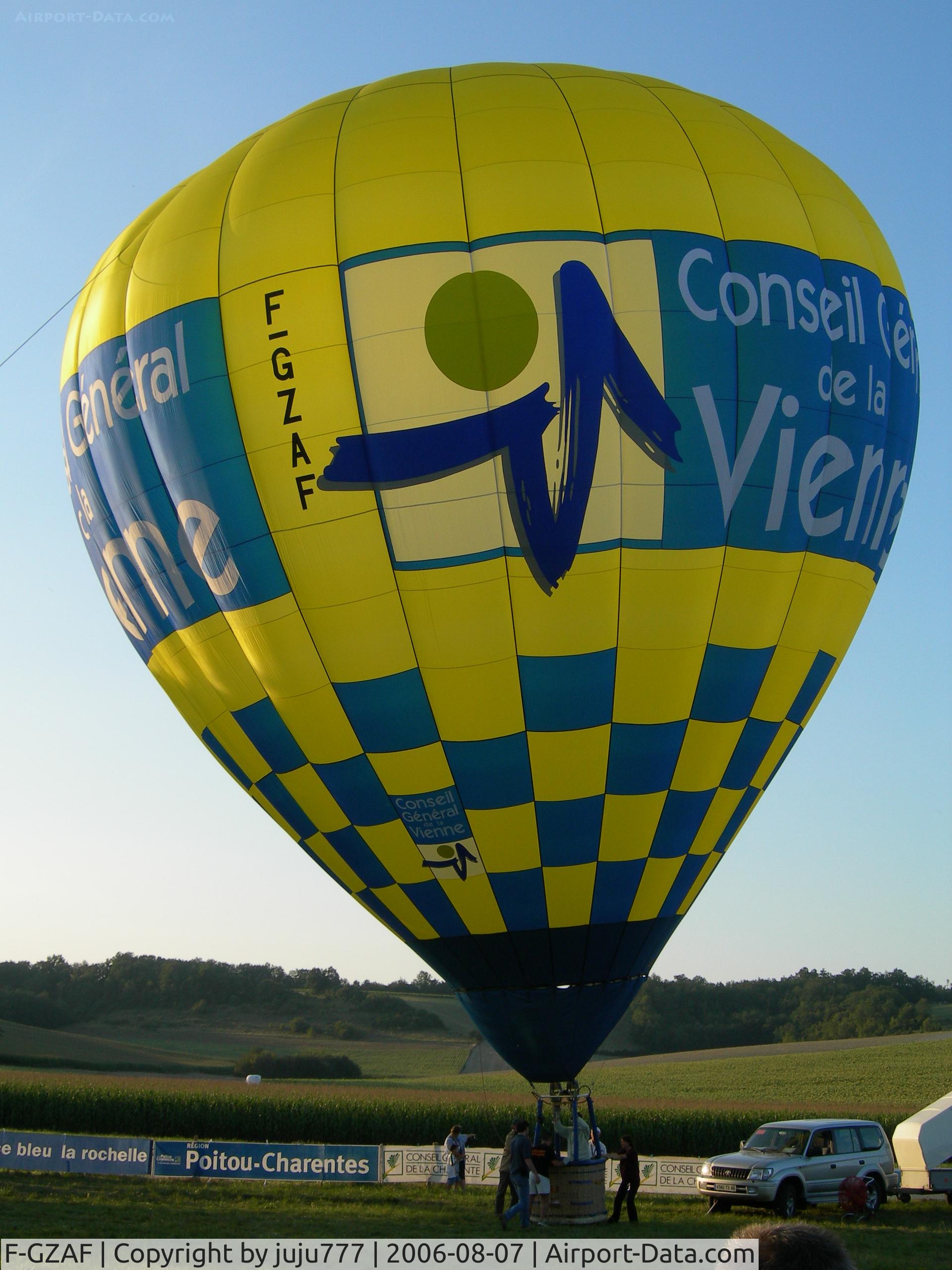 F-GZAF, Lindstrand Hot Air Balloons Ltd LINDSTRAND  77 A C/N 1010, on display at Nontron