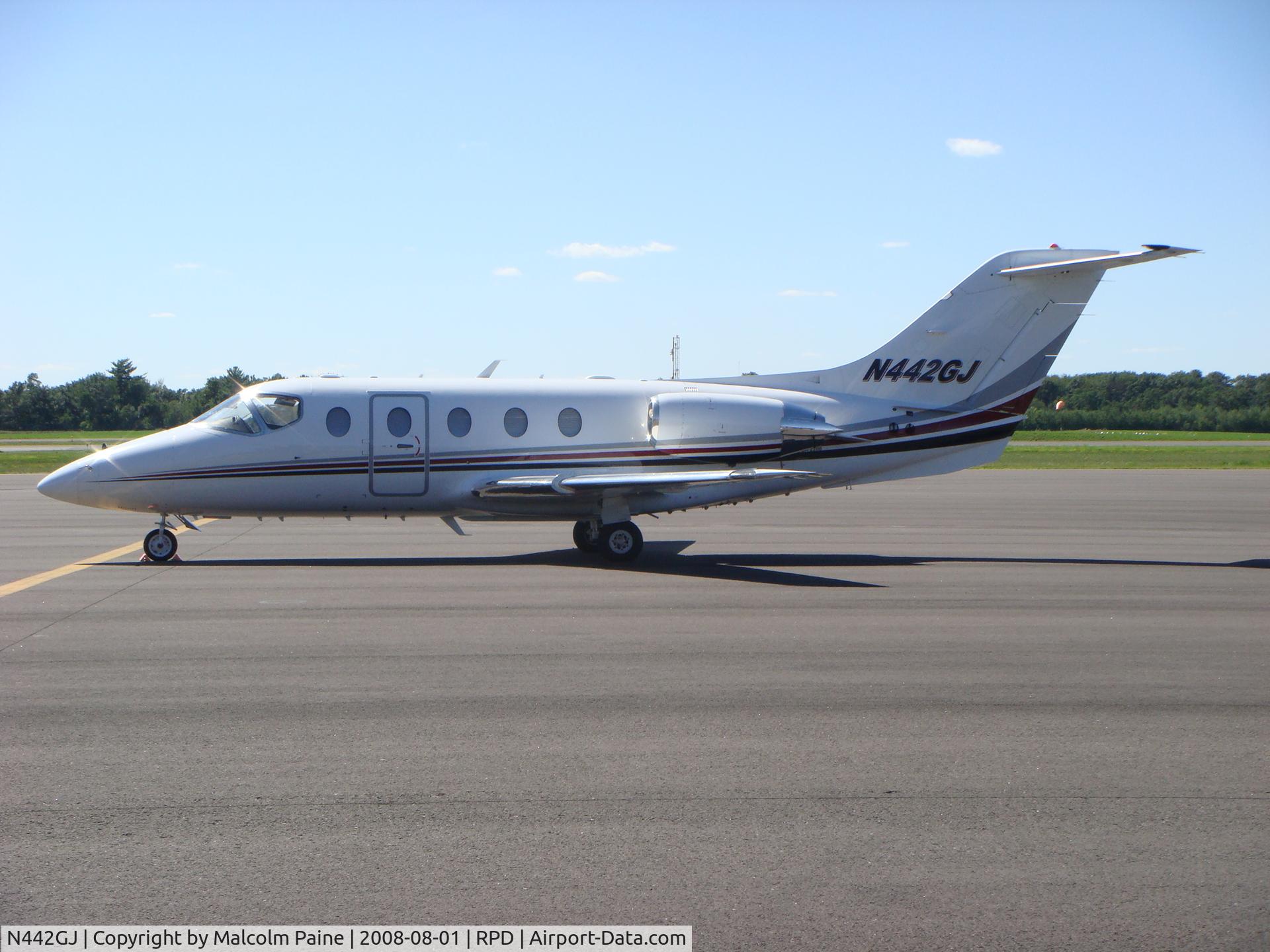 N442GJ, Raytheon Aircraft Company 400A C/N RK-442, Parked in front of terminal