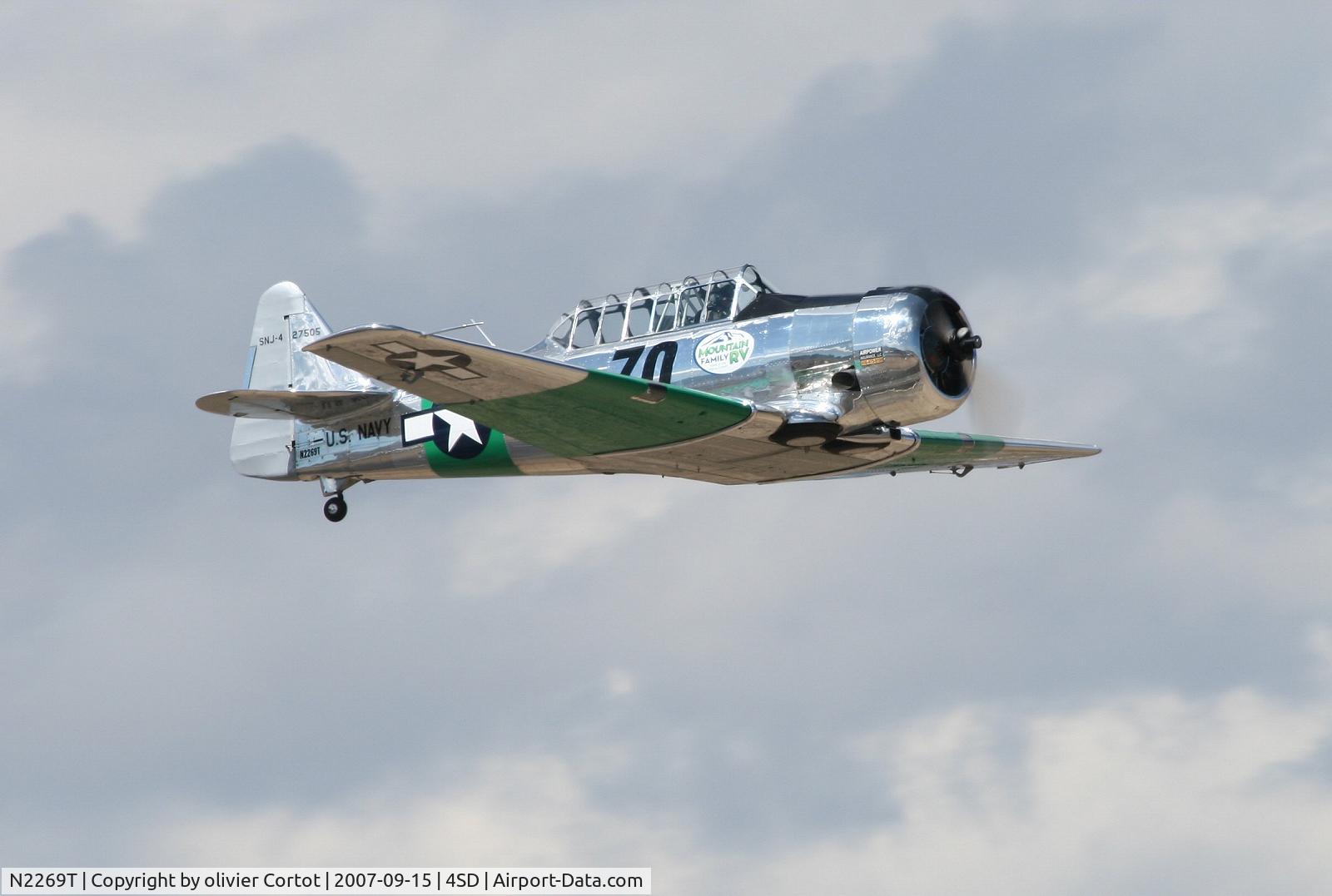 N2269T, 1943 North American Medore SNJ-4 C/N 88-12841, Reno air races 2007