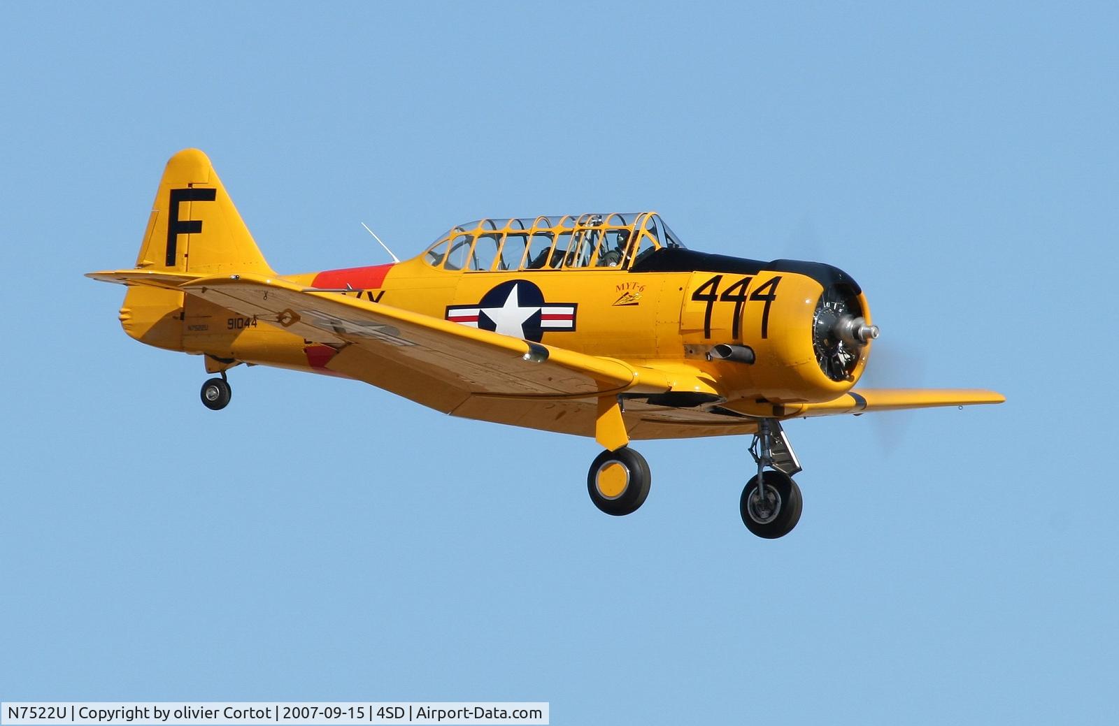 N7522U, 1952 Canadian Car & Foundry Harvard MK IV C/N CCF4-214, returning from race, Reno 2007