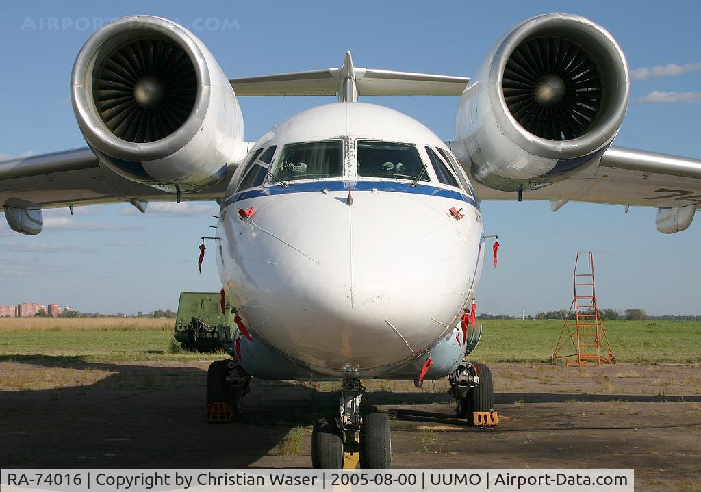 RA-74016, Antonov An-74 C/N 365470991034, Gazpromavia