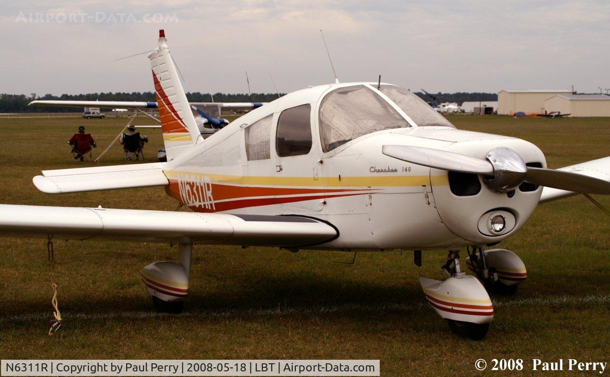 N6311R, 1966 Piper PA-28-140 C/N 28-21477, Close in with a local-ish girl