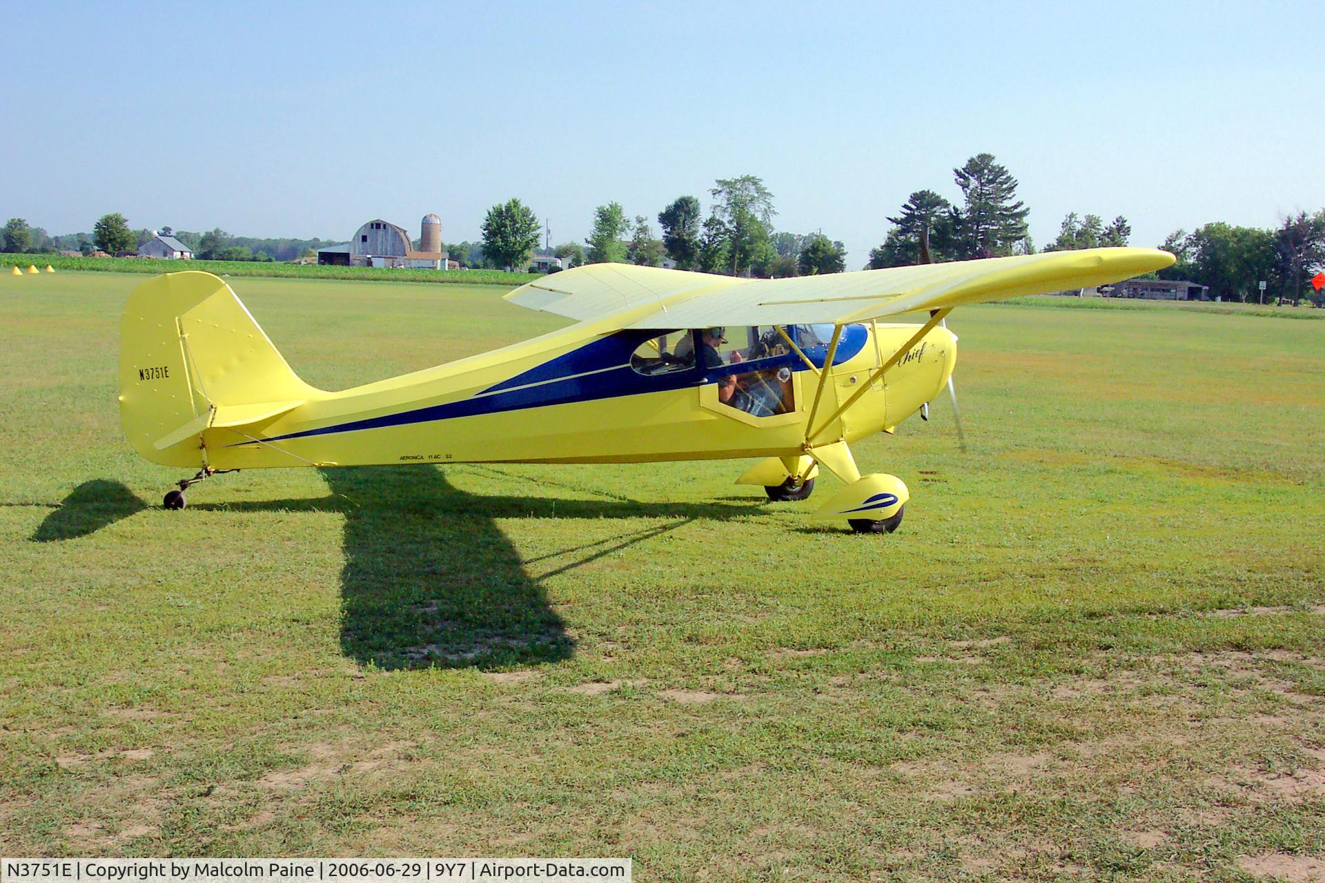 N3751E, 1947 Aeronca 11AC Chief C/N 11AC-S-2, Taxing to end of runway.