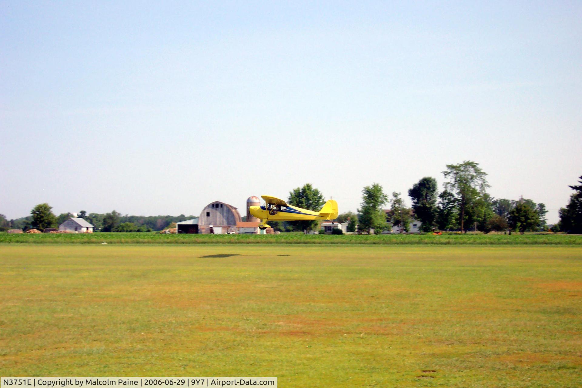 N3751E, 1947 Aeronca 11AC Chief C/N 11AC-S-2, Landing East end of runway.