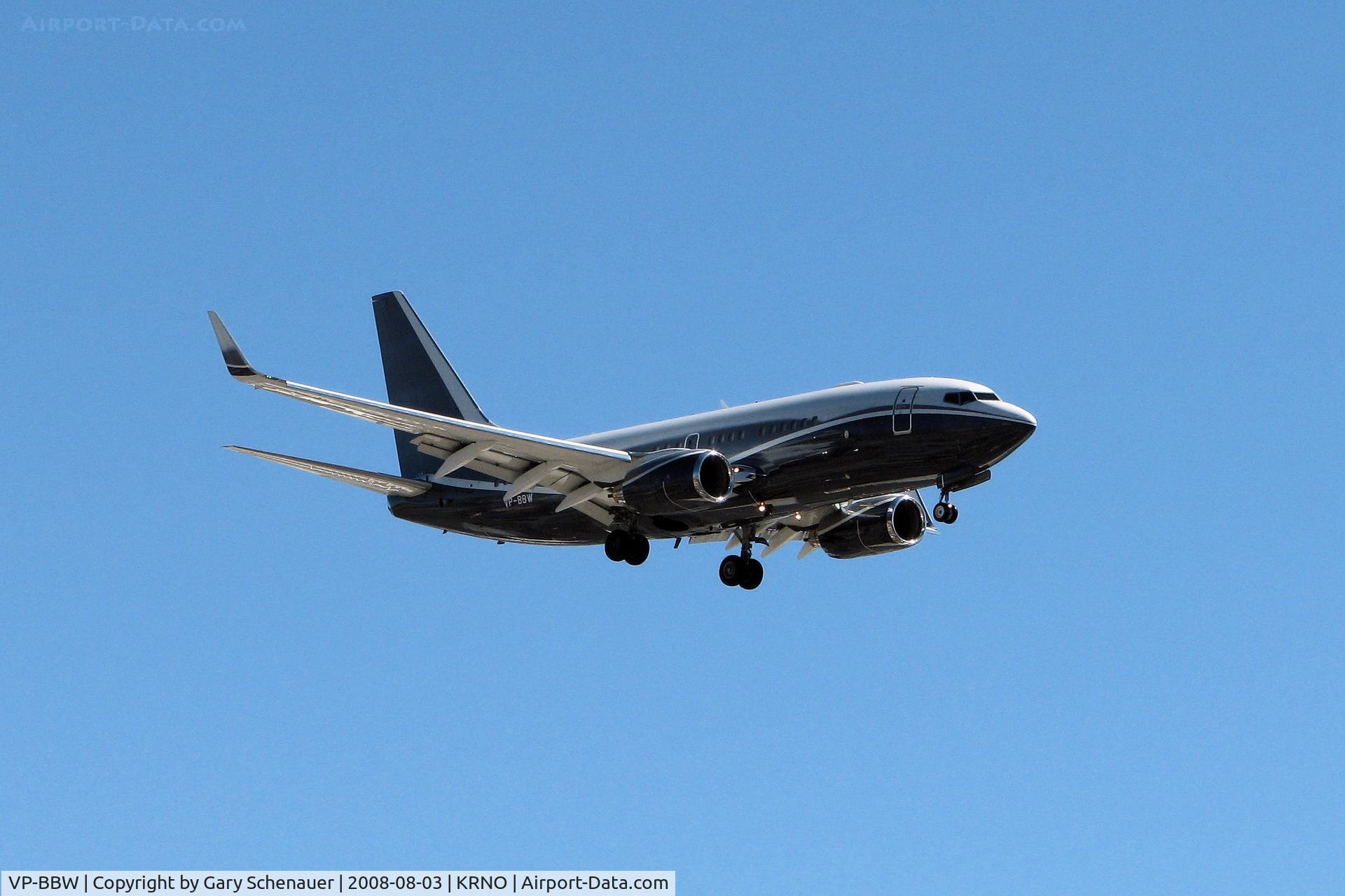 VP-BBW, 1999 Boeing 737-7BJ C/N 30076, With the blazing Nevada sun making this beautiful 737 glisten in the cloudless blue sky, Gama's Flight 731 from KLAS makes its short final approach to runway 16L.