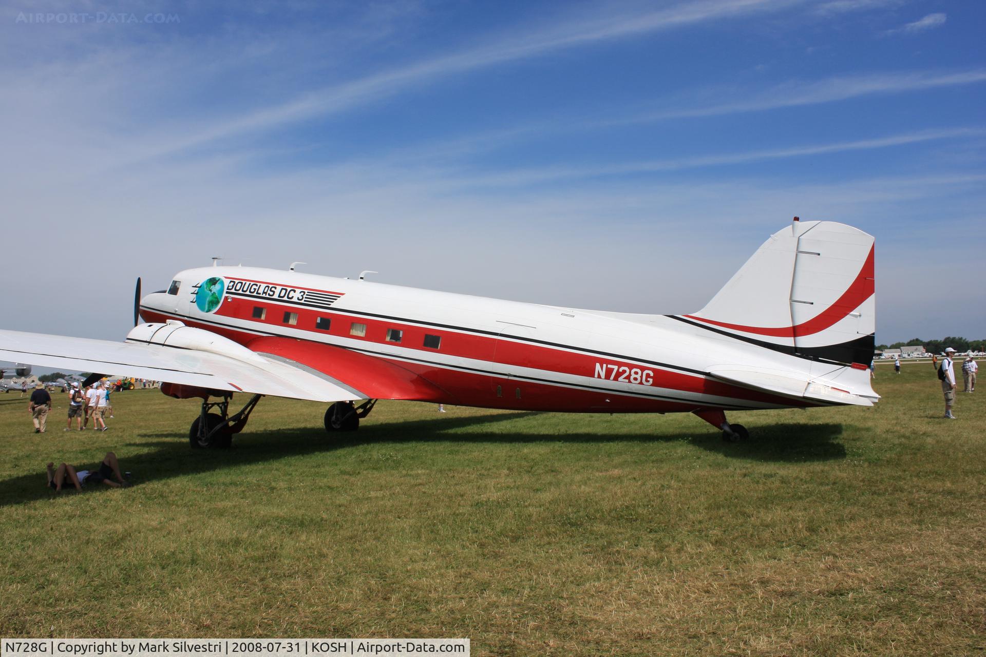 N728G, 1942 Douglas DC-3C (C-47-DL) C/N 4359, Oshkosh 2008