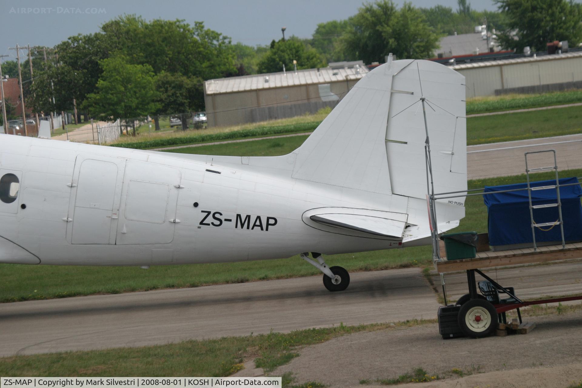 ZS-MAP, 1945 Douglas DC-3-65TP (C-47B-25-DK) C/N 32644, Oshkosh 2008