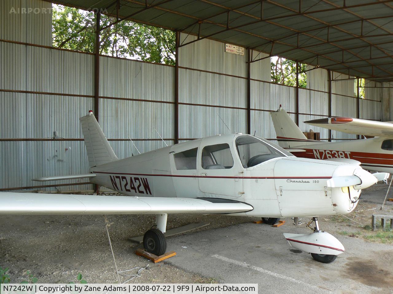 N7242W, 1963 Piper PA-28-180 C/N 28-1065, At Sycamore Field, Ft. Worth, TX