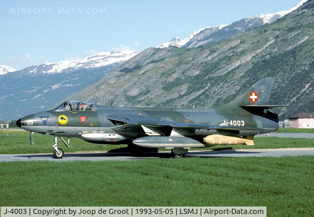 J-4003, Hawker Hunter F.58 C/N 41H-679916, In 1993 the last Exercise with Hunters was held on Turtmann AB. Parallel also Raron was active, giving about 20 active Hunters withing 15 kilometers.