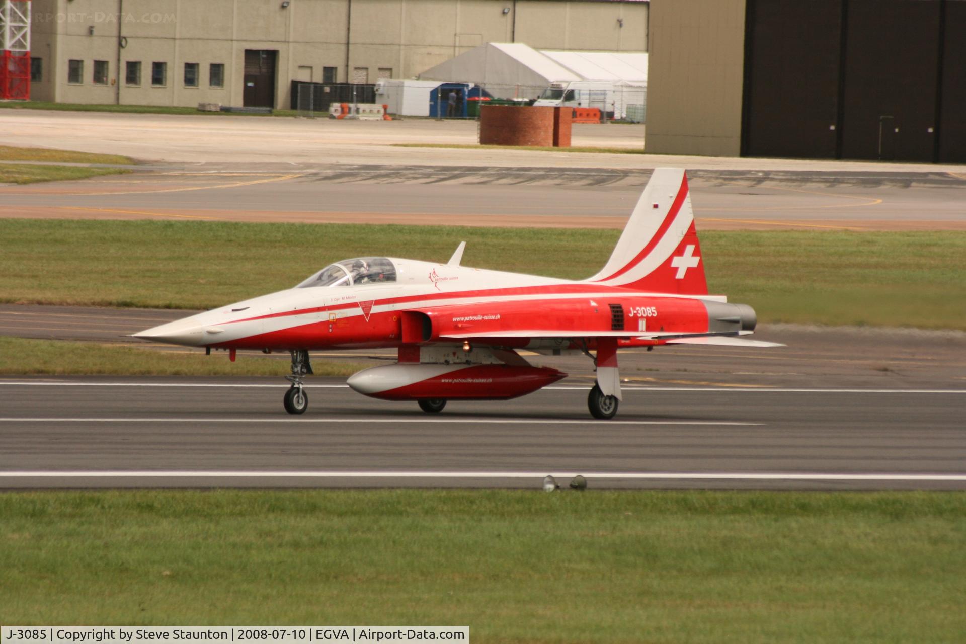 J-3085, Northrop F-5E Tiger II C/N L.1085, Taken at the Royal International Air Tattoo 2008 during arrivals and departures (show days cancelled due to bad weather)