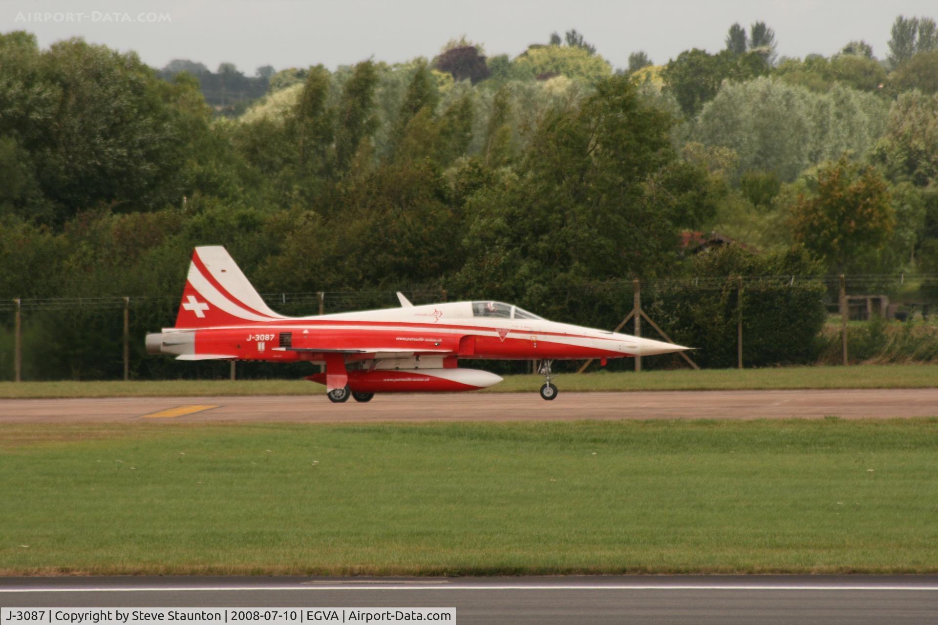 J-3087, Northrop F-5E Tiger II C/N L.1087, Taken at the Royal International Air Tattoo 2008 during arrivals and departures (show days cancelled due to bad weather)