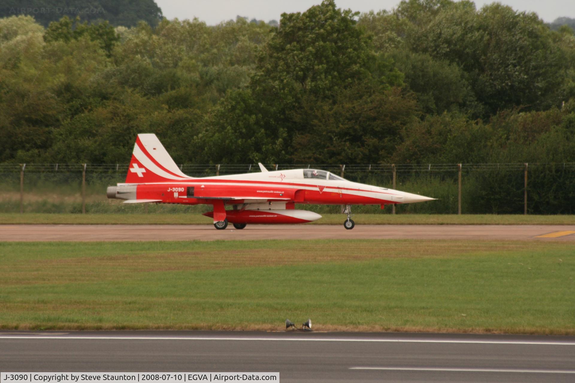 J-3090, 1981 Northrop F-5E Tiger II C/N L.1090, Taken at the Royal International Air Tattoo 2008 during arrivals and departures (show days cancelled due to bad weather)