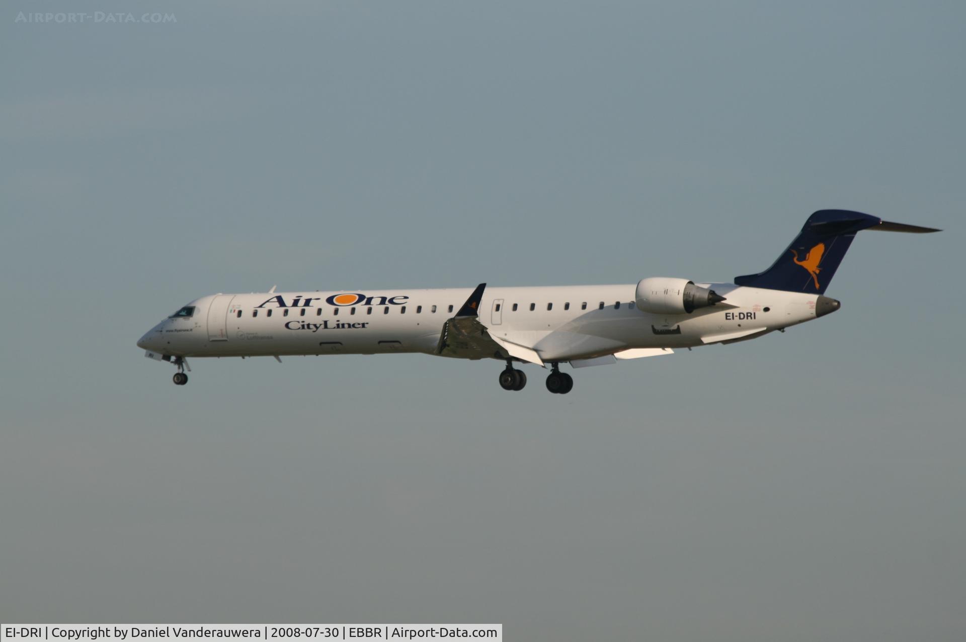 EI-DRI, 2006 Canadair CRJ-900LR (CL-600-2D24) C/N 15076, flight AP2730 is descending to rwy 25L