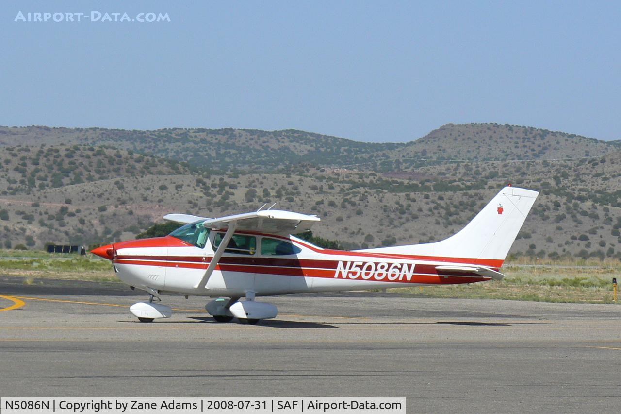 N5086N, 1979 Cessna 182Q Skylane C/N 18267505, At Santa Fe Municipal