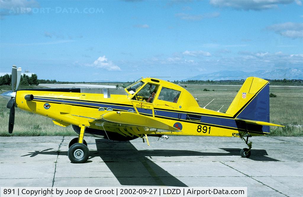 891, Air Tractor AT-802F Fire Boss C/N 802-0091, A rare breed in military service is this Croatian AF Air Tractor. This aircraft was w/o in 2004. Lately the Croatian AF acquired some additional airframes fitted with floats.