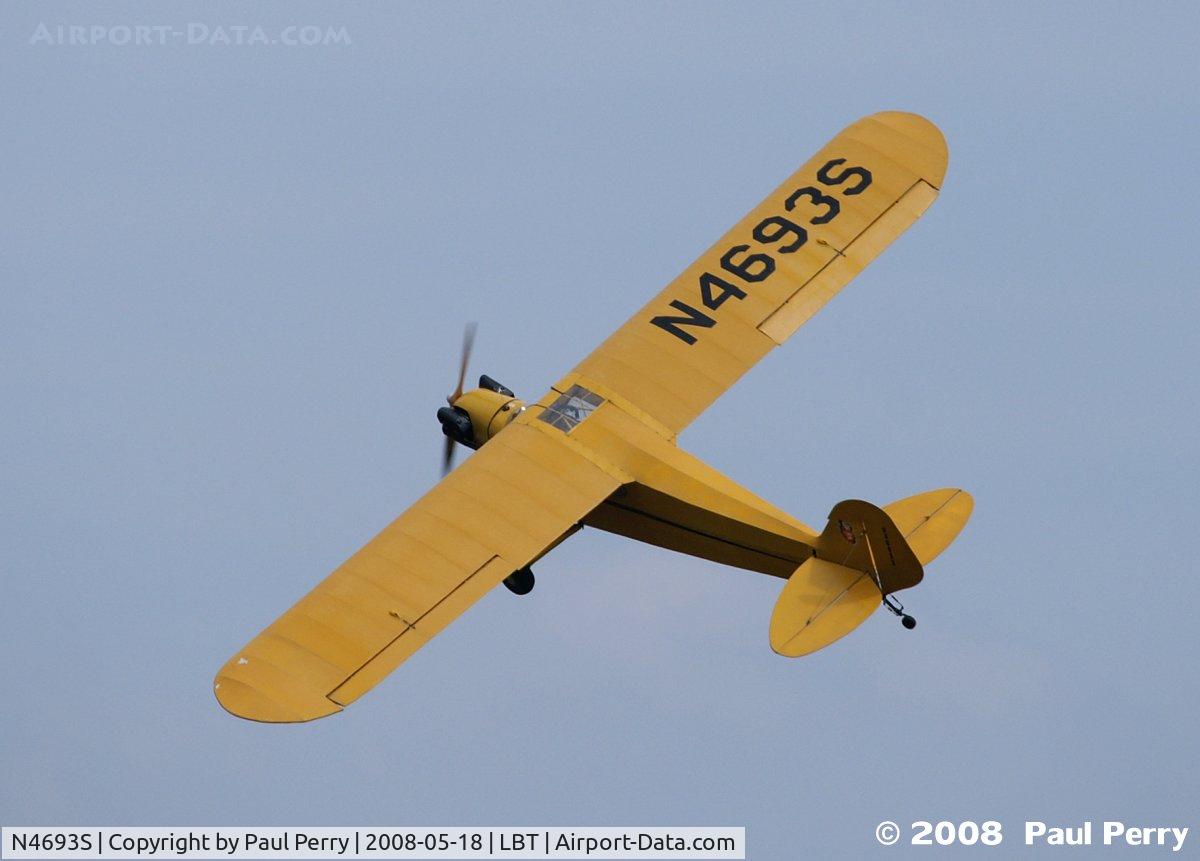 N4693S, 1946 Piper J3C-65 Cub C/N 18373, Standing her up during the 
