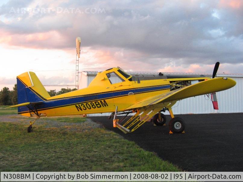 N308BM, 2008 Air Tractor Inc AT-502B C/N 502B-2628, On the ramp at Kenton, OH