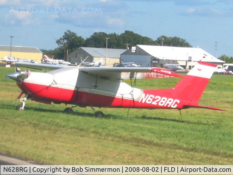 N628RG, 1976 Cessna 177RG Cardinal C/N 177RG0992, In the transient parking area at Fond du Lac, WI during Airventure 2008