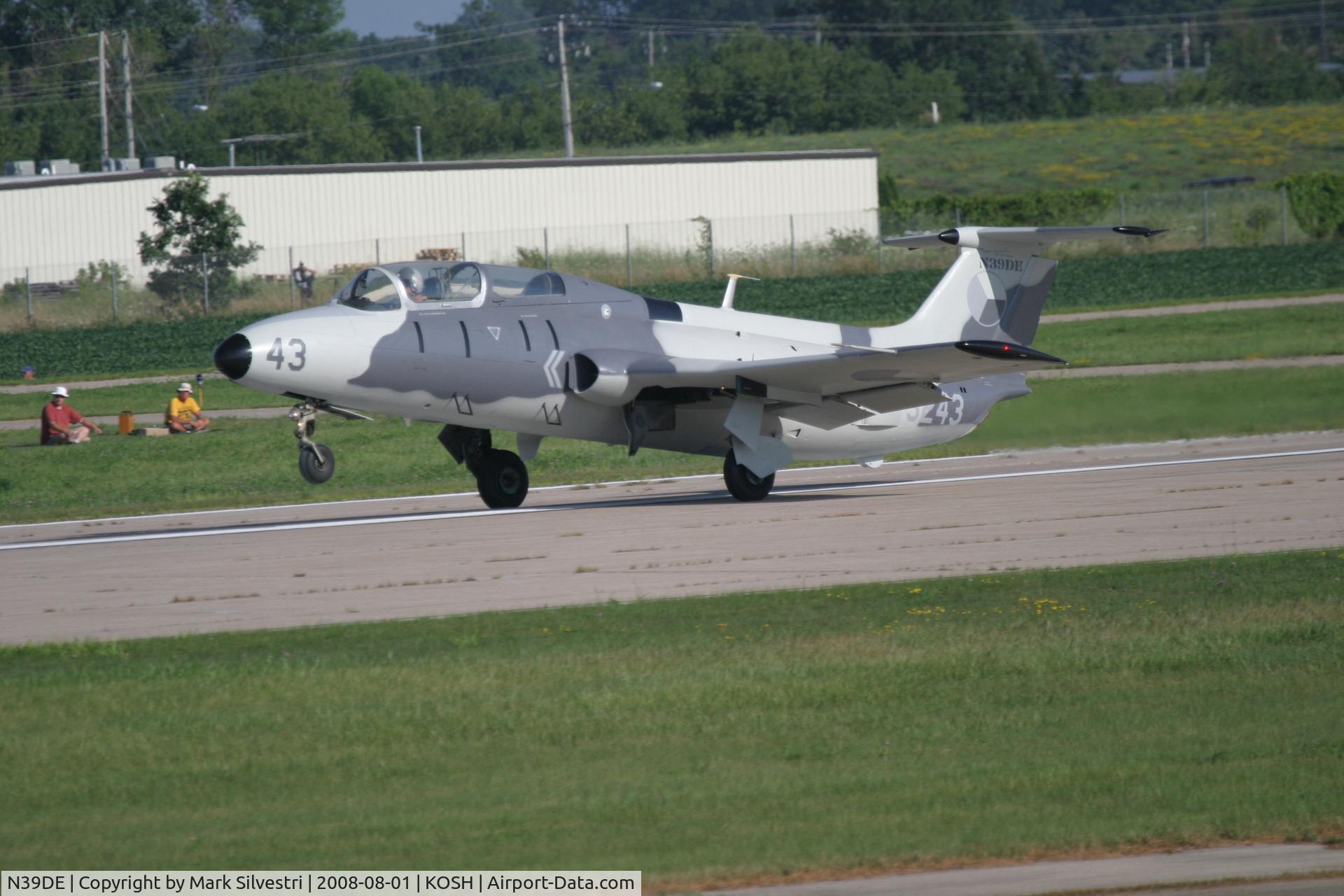 N39DE, 1969 Aero L-29 Delfin C/N 3243, Oshkosh 2008