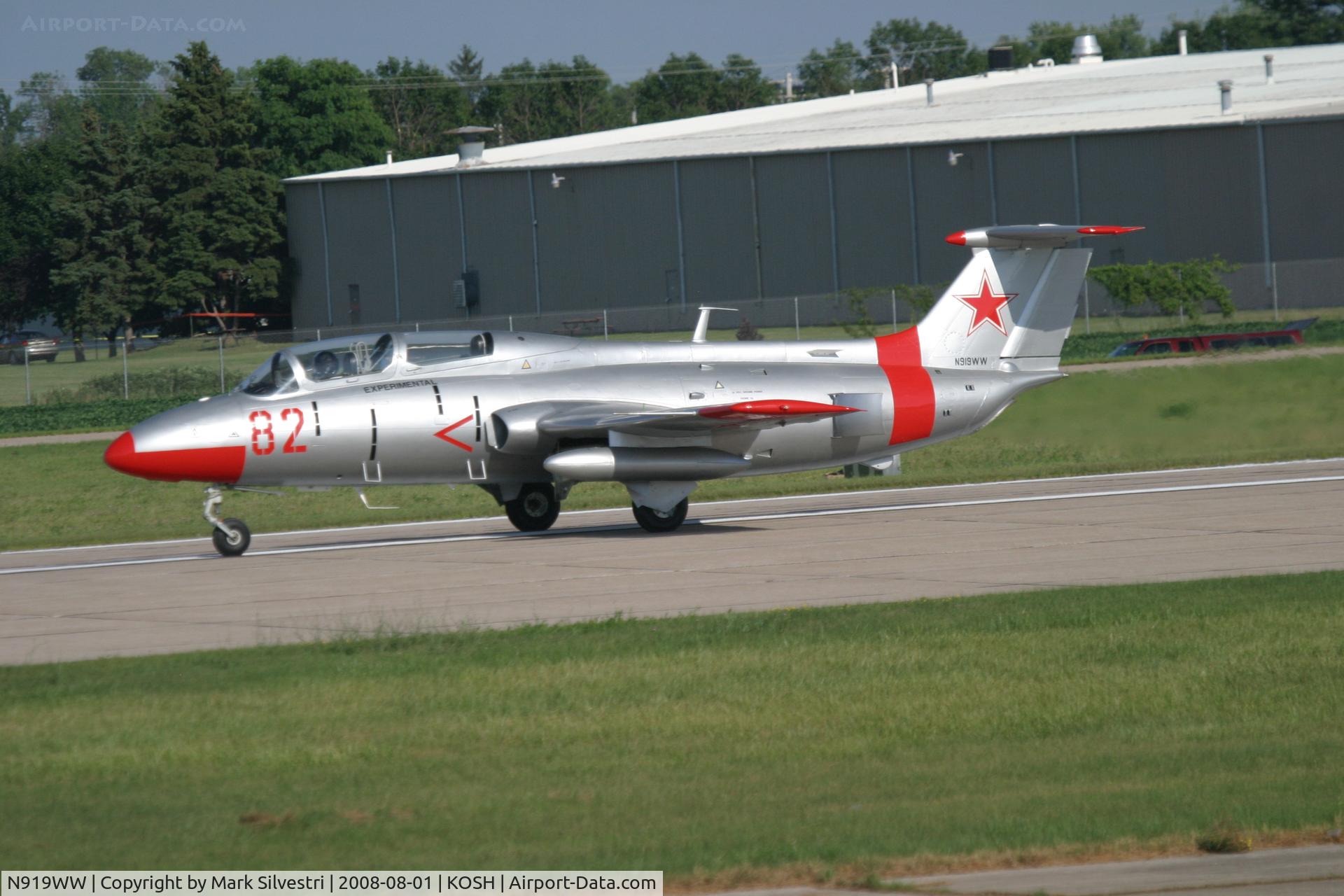 N919WW, 1967 Aero L-29 DELFIN C/N 792383, Oshkosh 2008