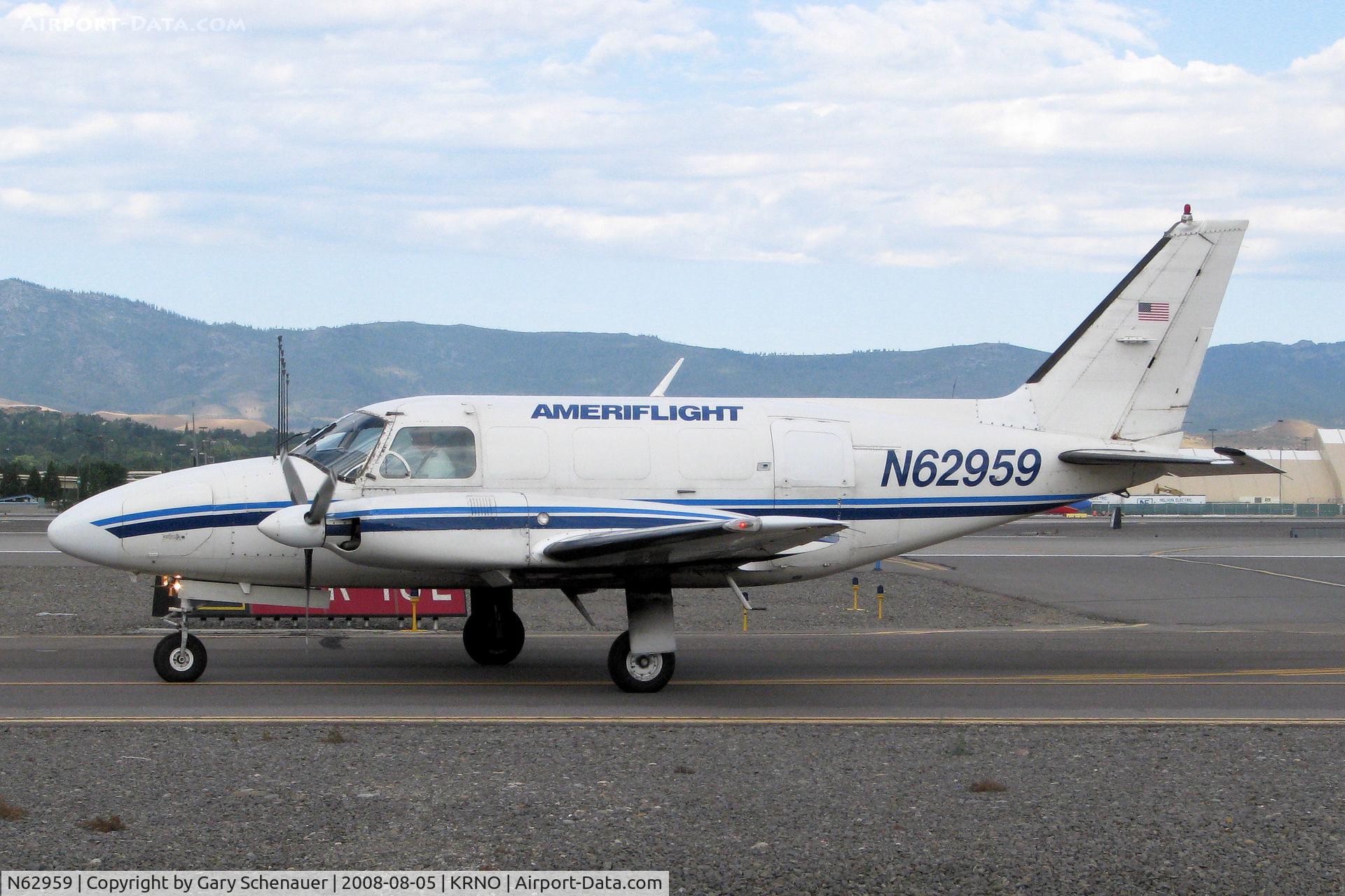 N62959, 1976 Piper PA-31-350 Chieftain C/N 31-7752008, Leaving runway 16L via taxiway Juliet and taxiway Charlie enroute to the Atlantic Air Center ramp.