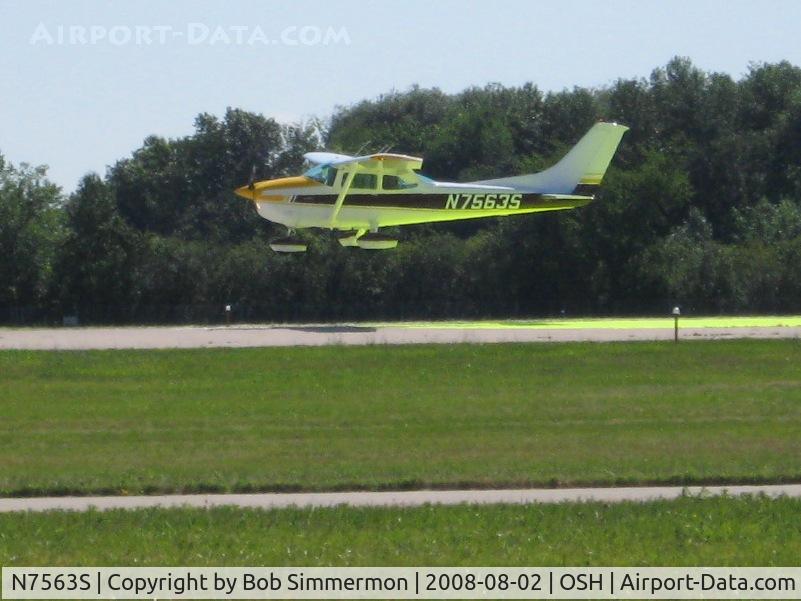 N7563S, 1976 Cessna 182Q Skylane C/N 18265212, Right over the green landing marker on RWY 36 at Airventure 2008 - Oshkosh, WI