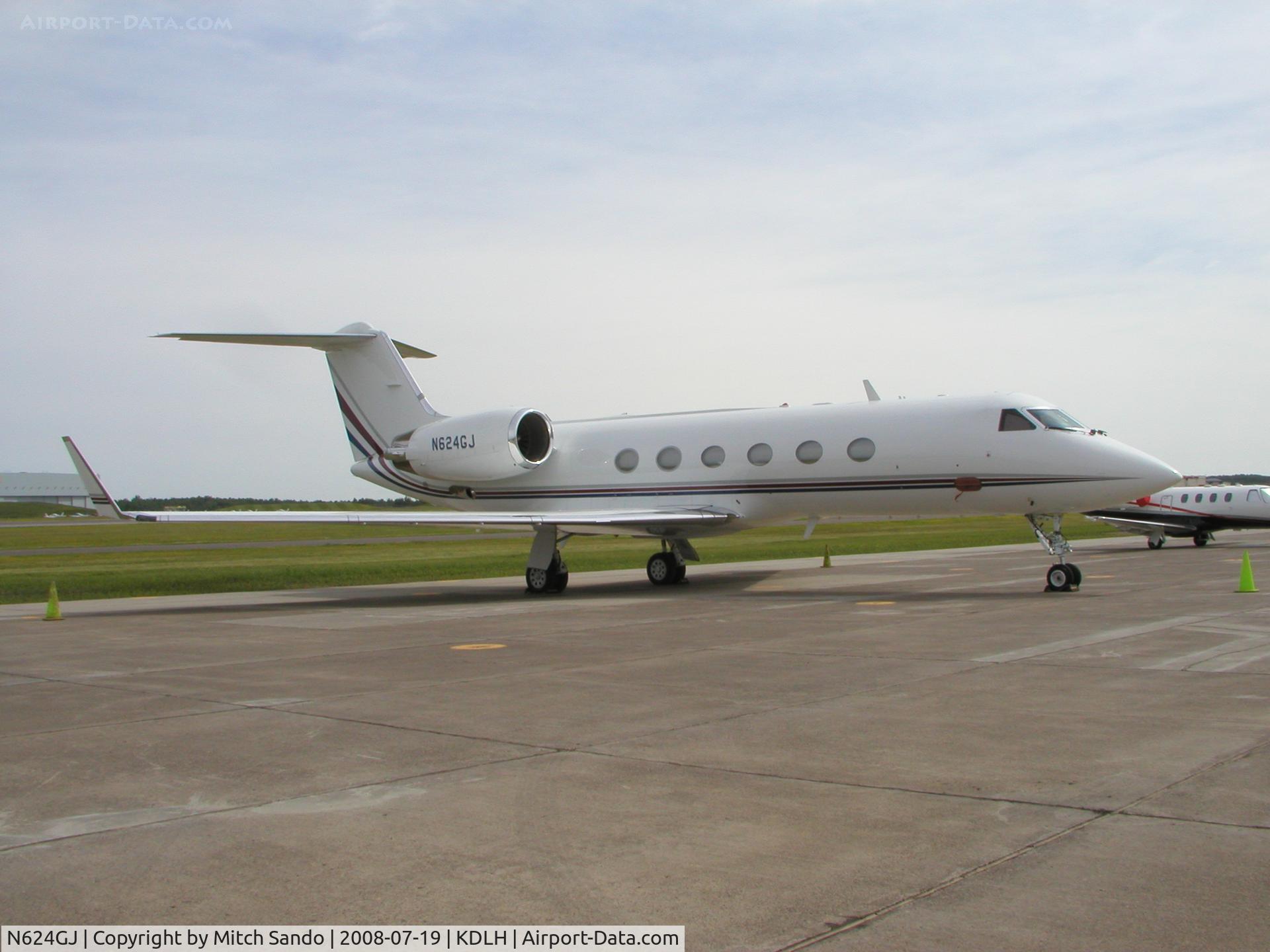N624GJ, 1995 Gulfstream Aerospace G-IV C/N 1267, Duluth Air and Aviation Expo 2008.