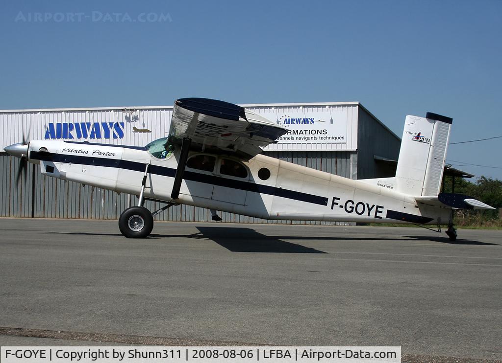 F-GOYE, 1961 Pilatus PC-6/B2-H2 Turbo Porter C/N 517, Ready to make a new paratrooping flight... Thanks so much to the pilot for this beautiful moment ;-)