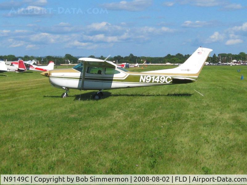 N9149C, 1978 Cessna R182 Skylane RG C/N R18200422, In the transient parking area at Fond du Lac, WI during Airventure 2008