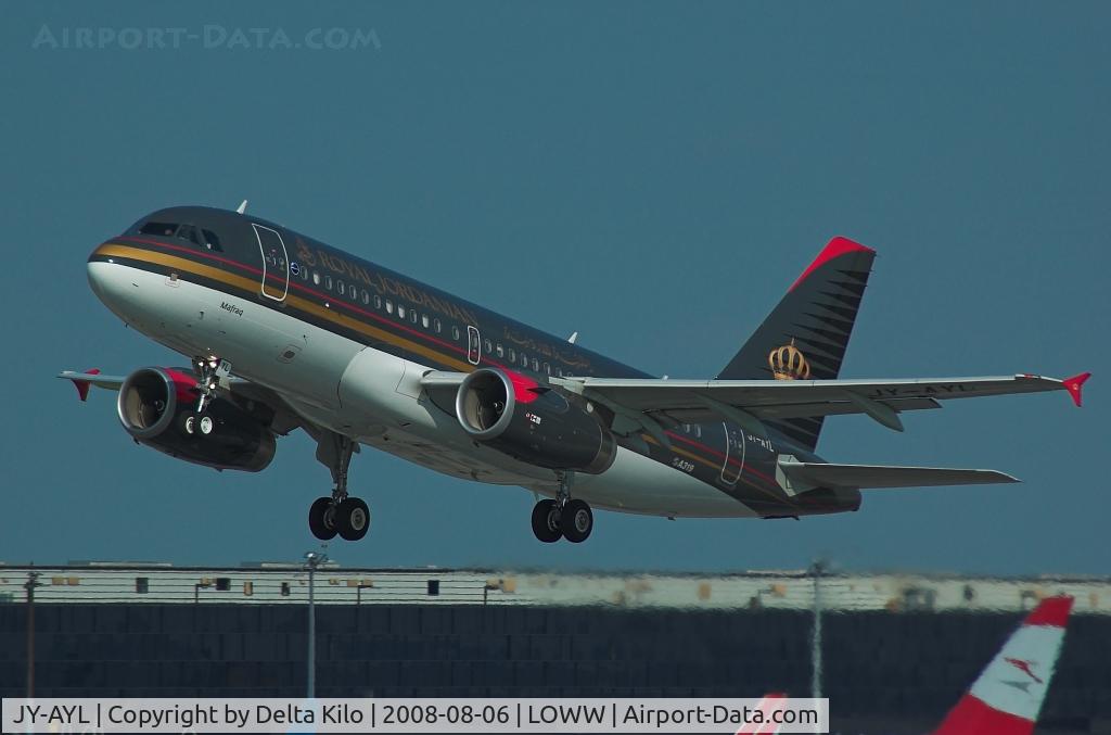 JY-AYL, 2008 Airbus A319-132 C/N 3428, Royal Jordanien A319-132climbing out from RWY29