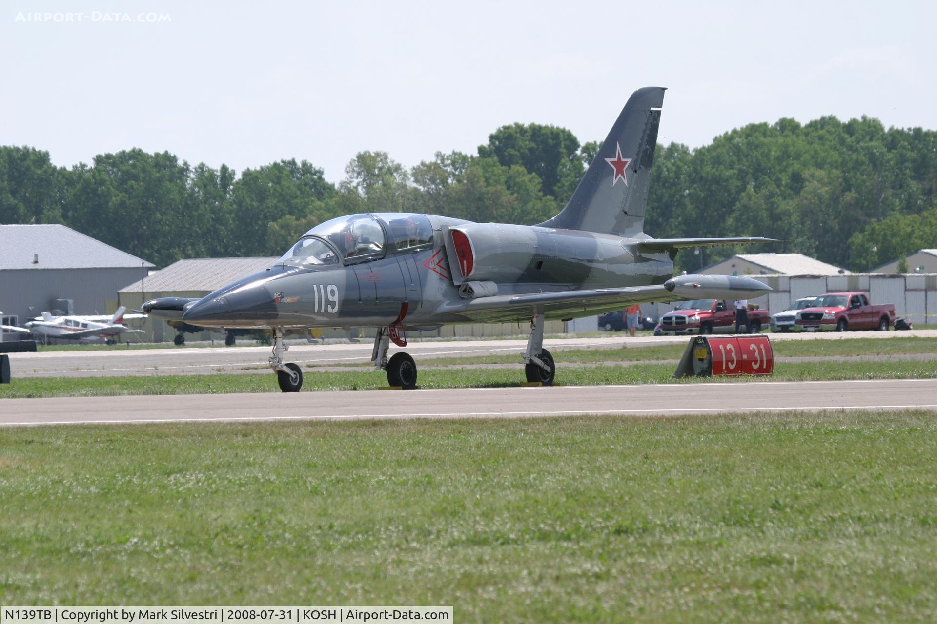 N139TB, 1984 Aero L-39 Albatros C/N 432919, Oshkosh 2008