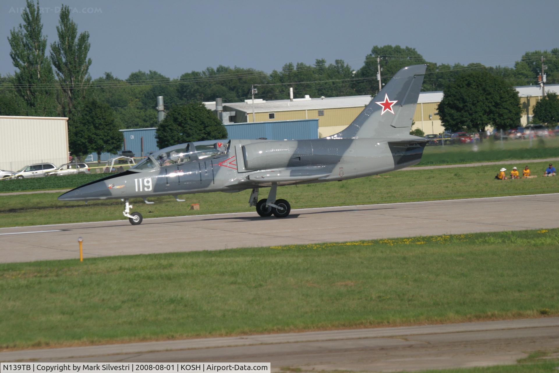 N139TB, 1984 Aero L-39 Albatros C/N 432919, Oshkosh 2008