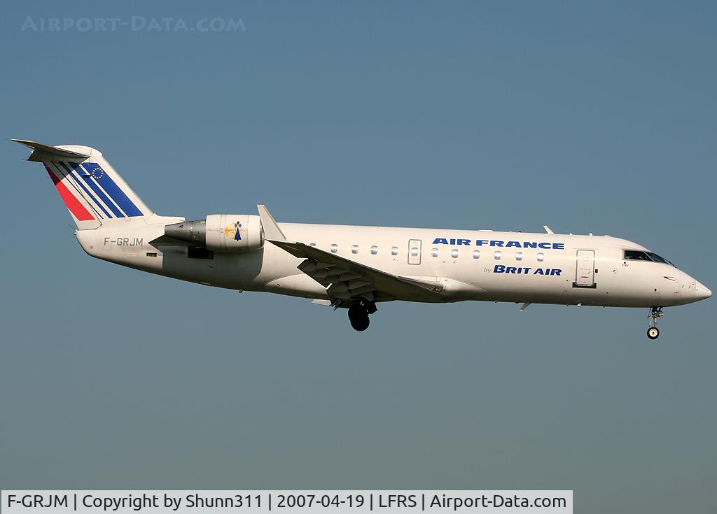 F-GRJM, 1998 Canadair CRJ-100ER (CL-600-2B19) C/N 7222, Morning arrival...