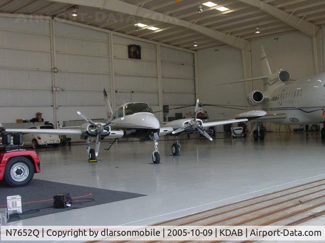 N7652Q, 1971 Cessna 310Q C/N 310Q0431, 52Q Hangared