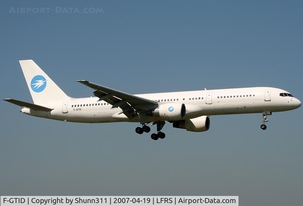 F-GTID, 1993 Boeing 757-2Q8 C/N 26270, On landing for Jet4You... nice surprise of the day :-)