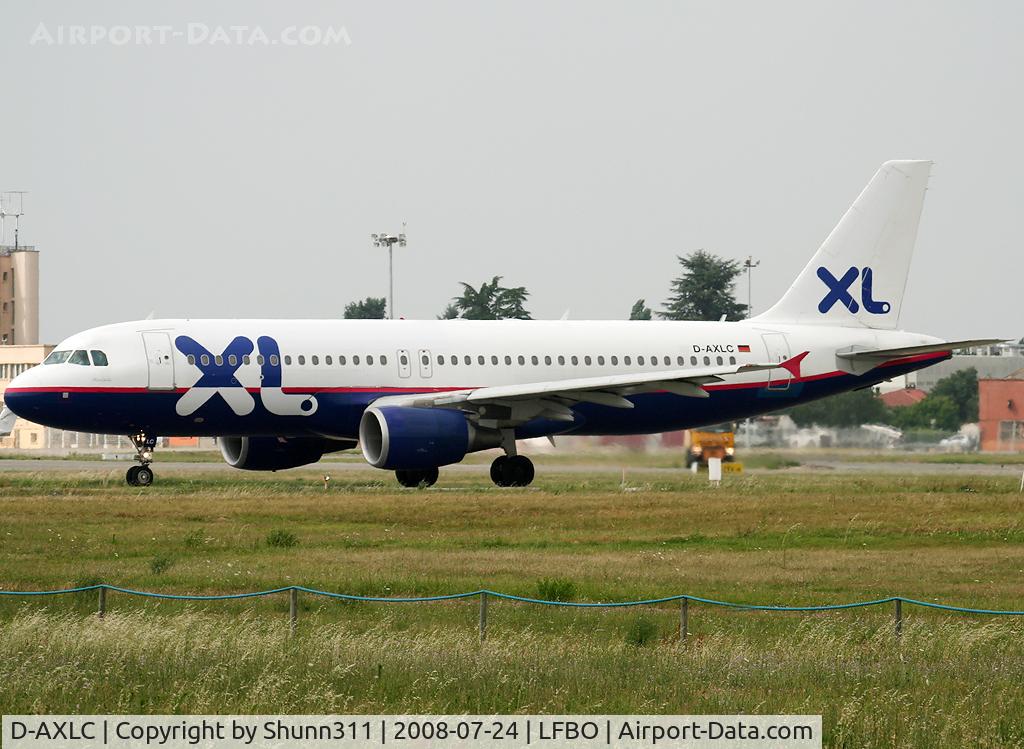 D-AXLC, 2001 Airbus A320-214 C/N 1564, Line up holding point rwy 32R for departure...