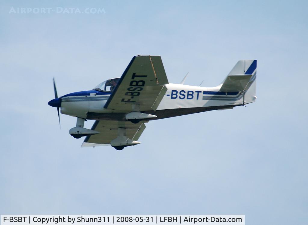 F-BSBT, Robin DR-300-120 Petit Prince C/N 492, Ready to land @ LRH