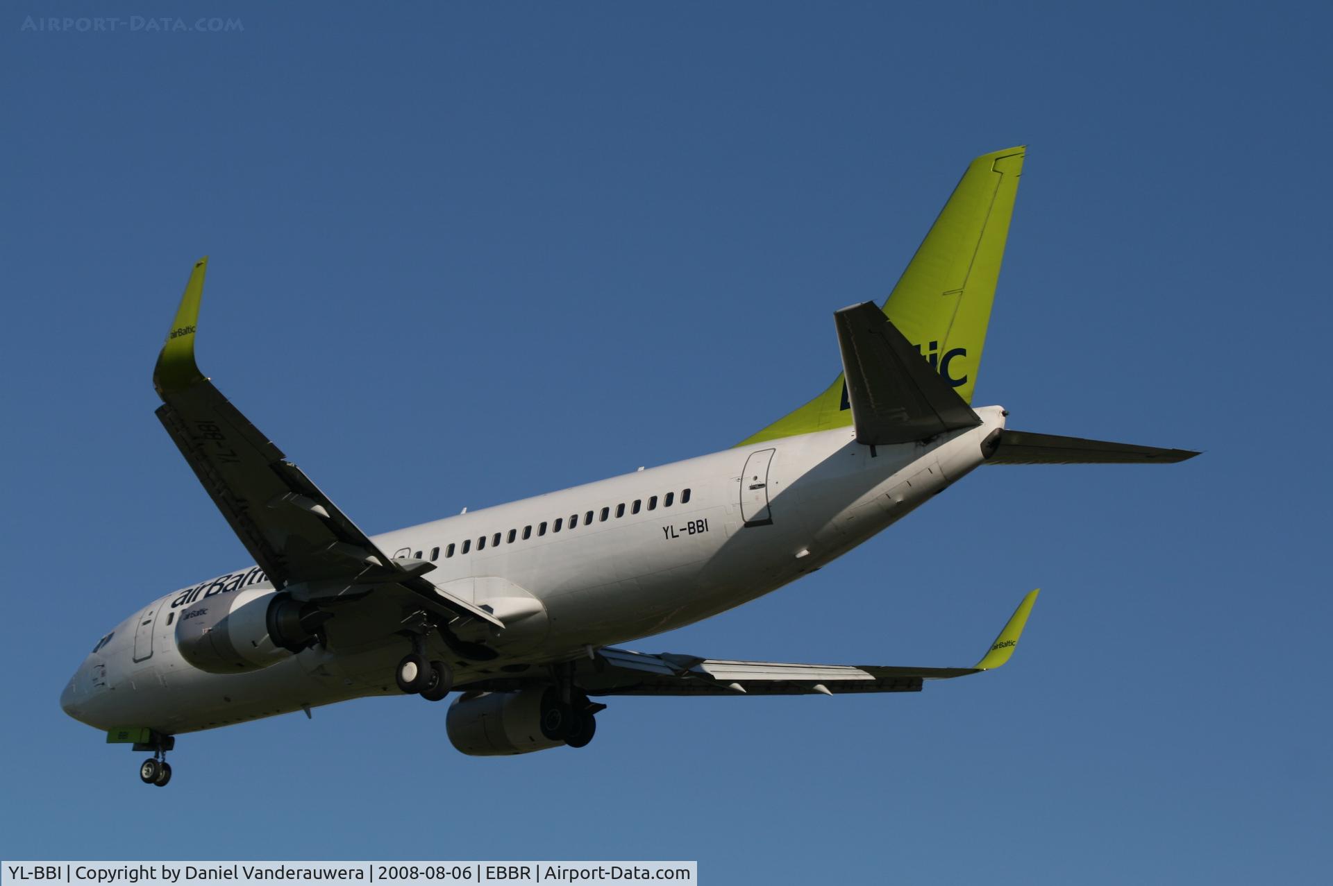 YL-BBI, 1995 Boeing 737-33A C/N 27454, early arrival of flight BT601 to rwy 25L