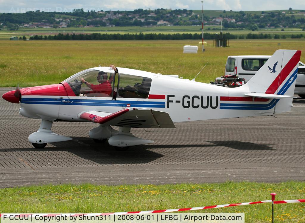 F-GCUU, Robin DR-400-140B Major C/N 1533, Rolling for take off to his home base...