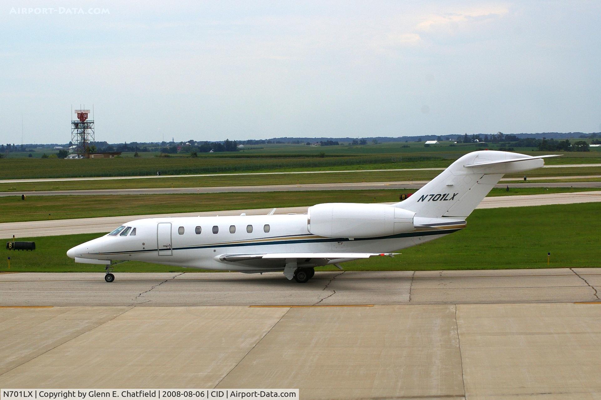 N701LX, 2000 Cessna 750 Citation X C/N 750-0114, Taxiing to Runway 27 for departure.
